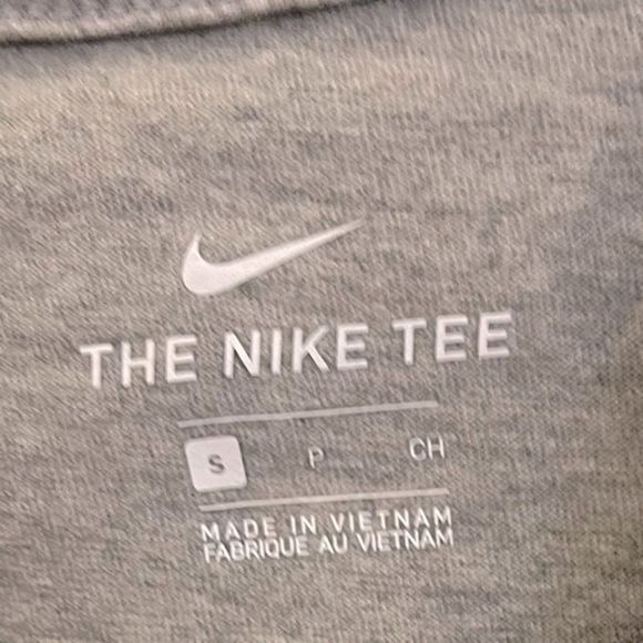 Nike Girls Graphic‎ T-shirt. Size S. - Picture 4 of 4